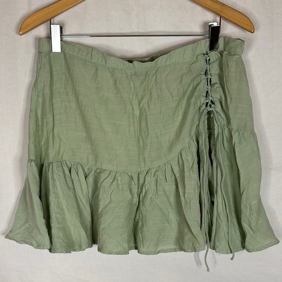 💖 2/$25 ASOS Design Green Lace-Up Mini Skirt - Picture 1 of 4